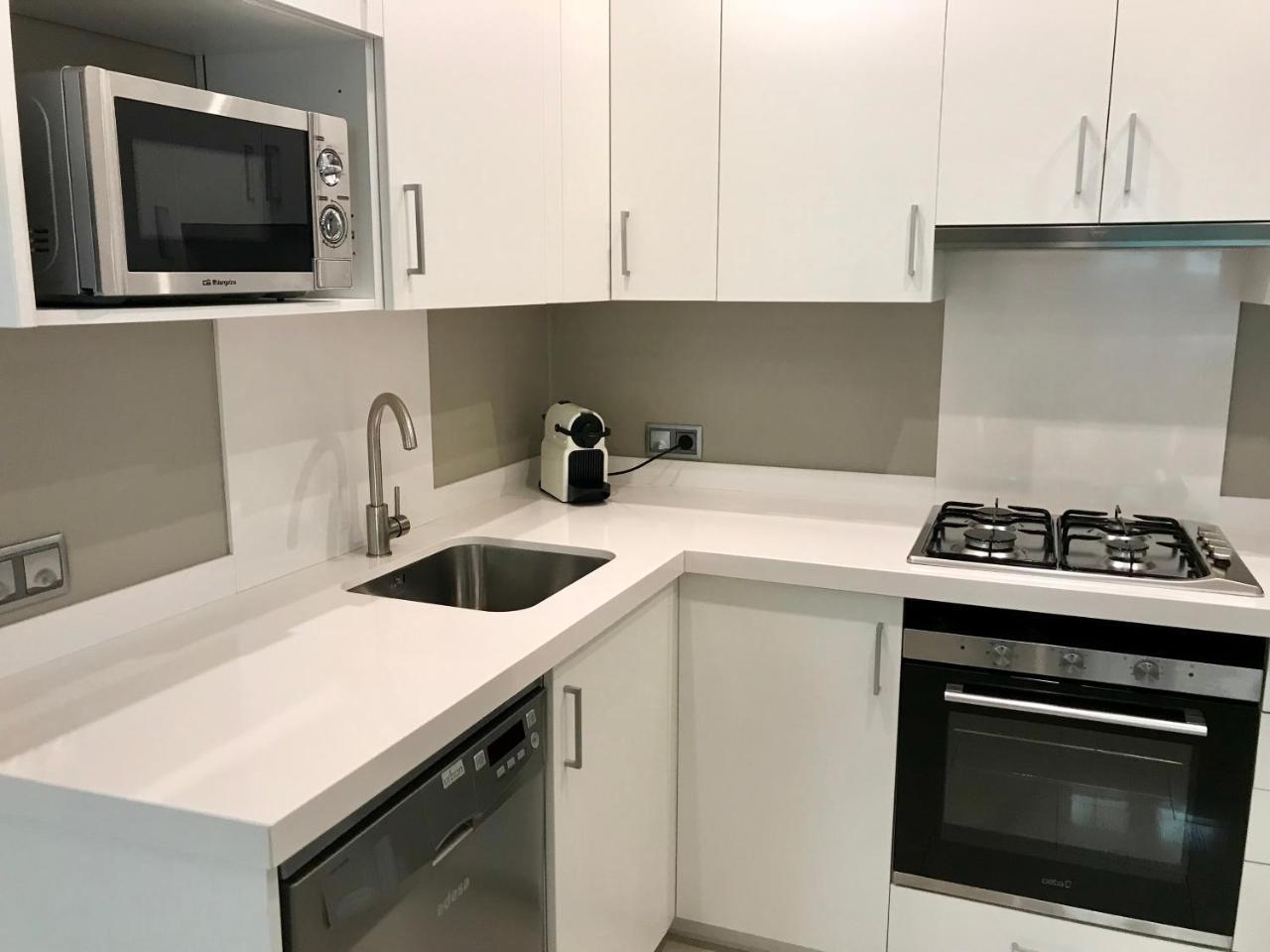 L' Escala Apartamentos Can Quim מראה חיצוני תמונה